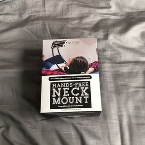 Hands free neck mount